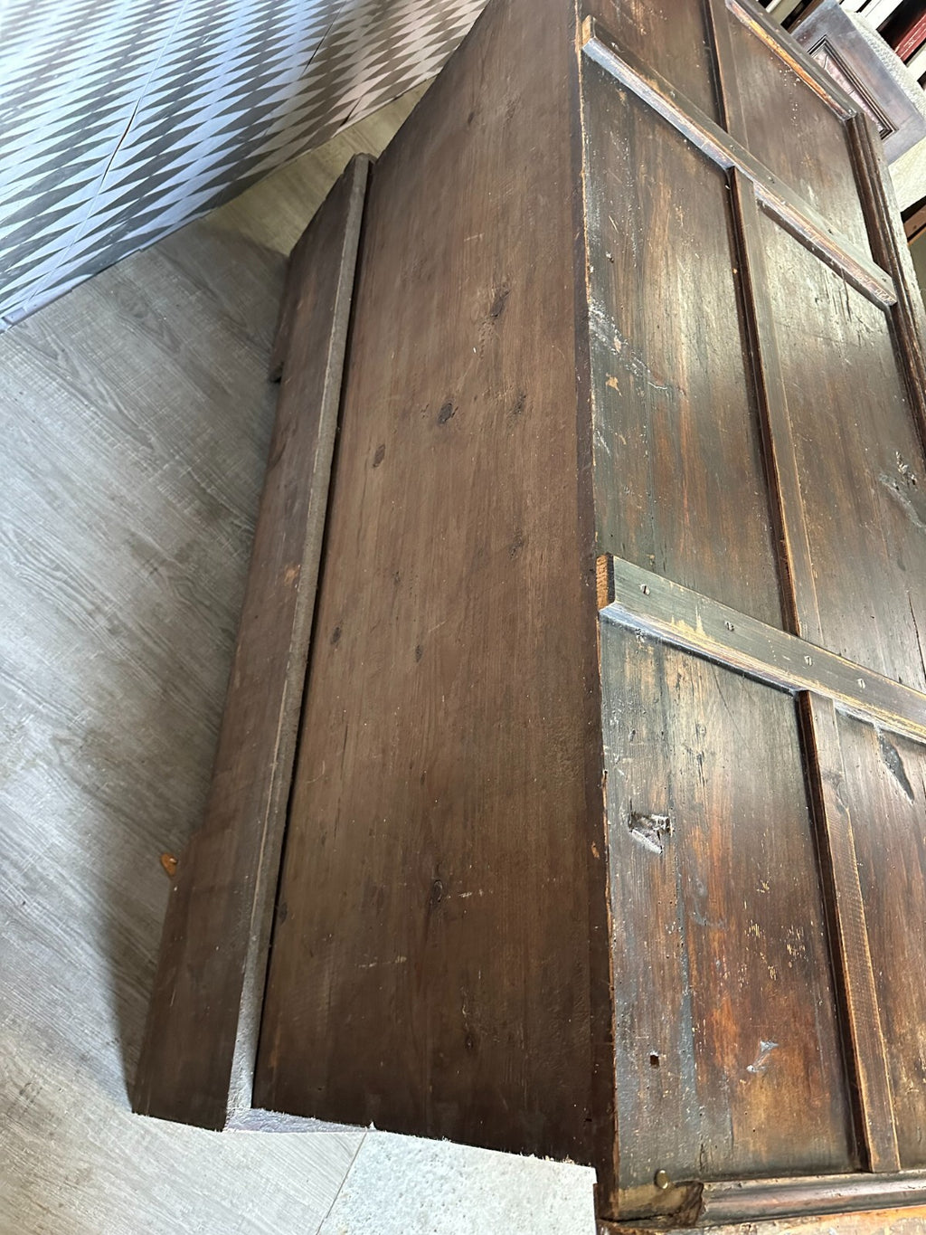 Antike Tölzer Sockeltruhe Truhe aus Holz 18 tes Jhdt komplett bemalt