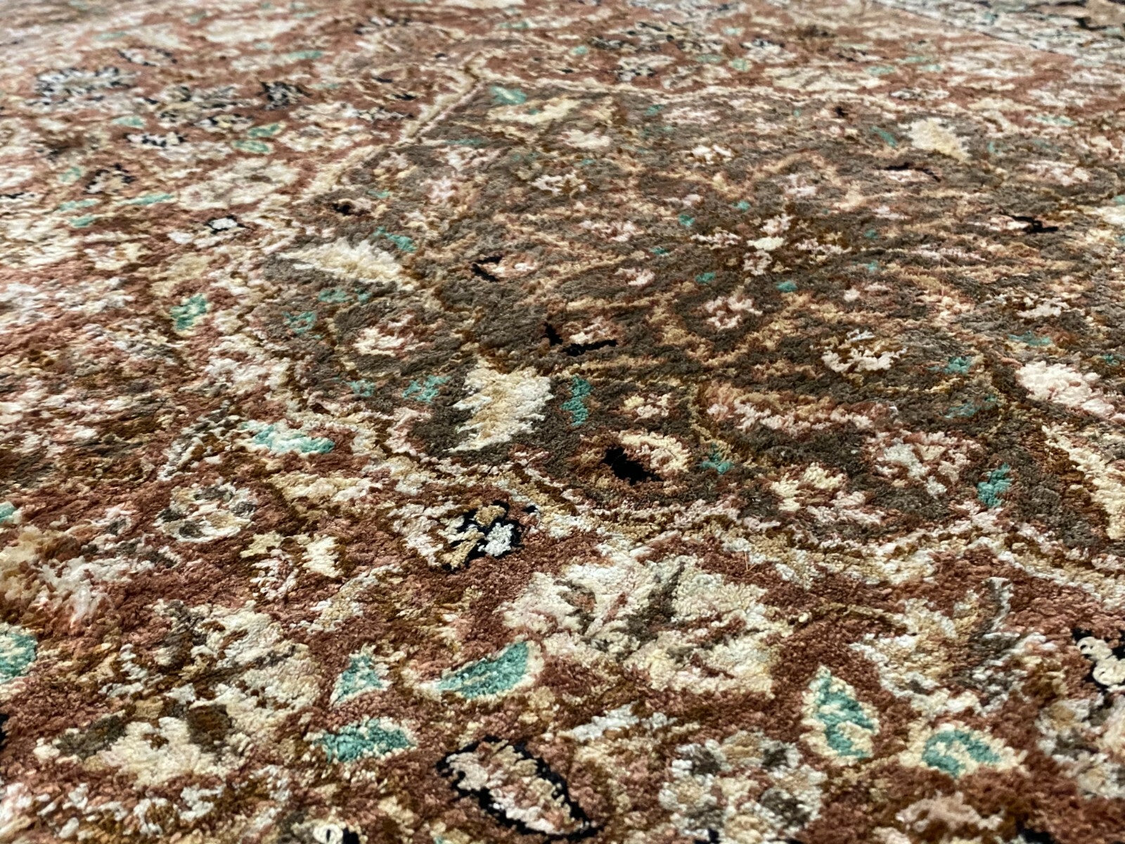 Medaillon Teppich Seide handgeknüpft Orientteppich 170x90cm