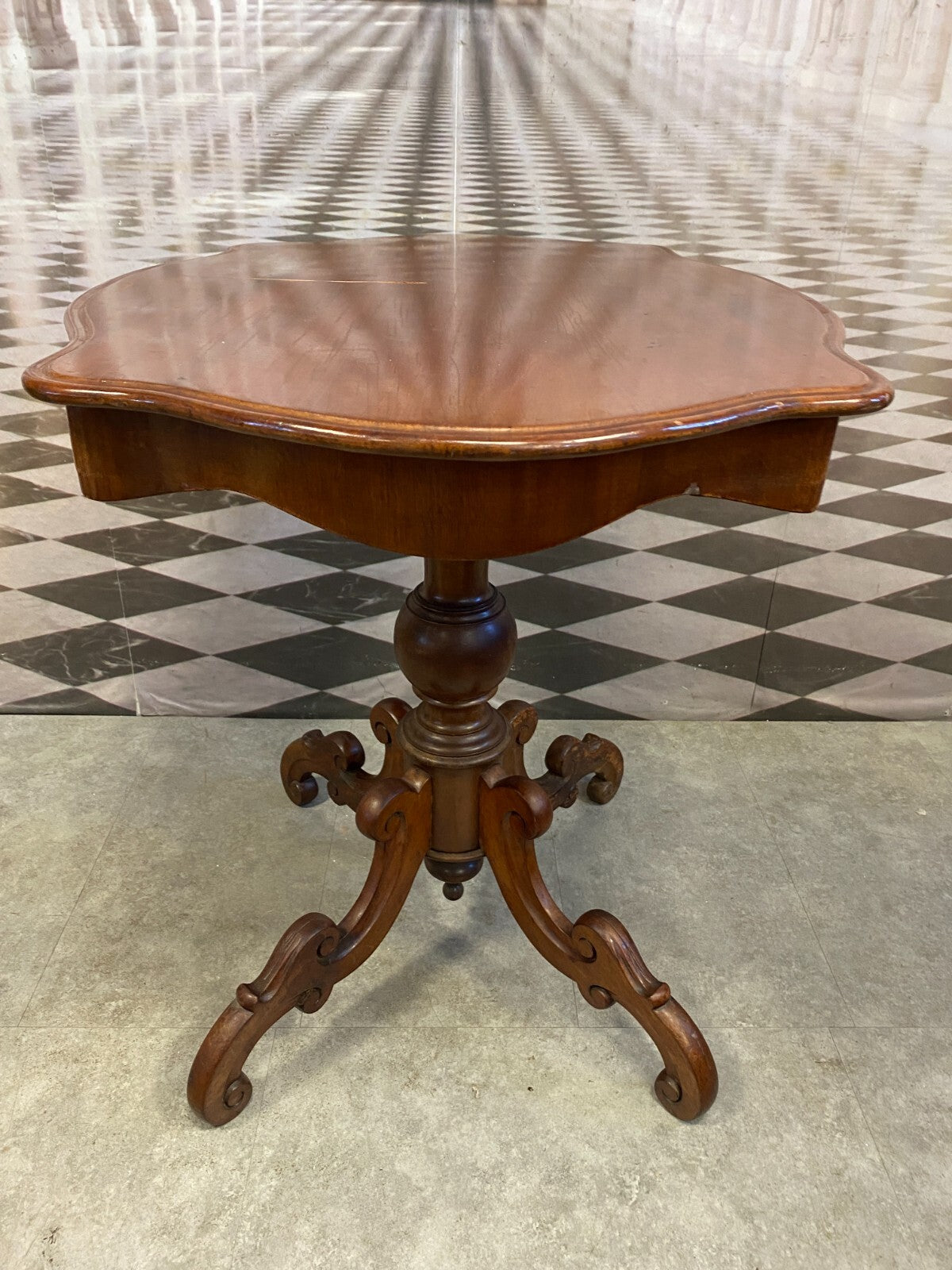 Antiker Beistelltisch Louis Philippe um 1860 Mahagoni Biedermeier Tisch