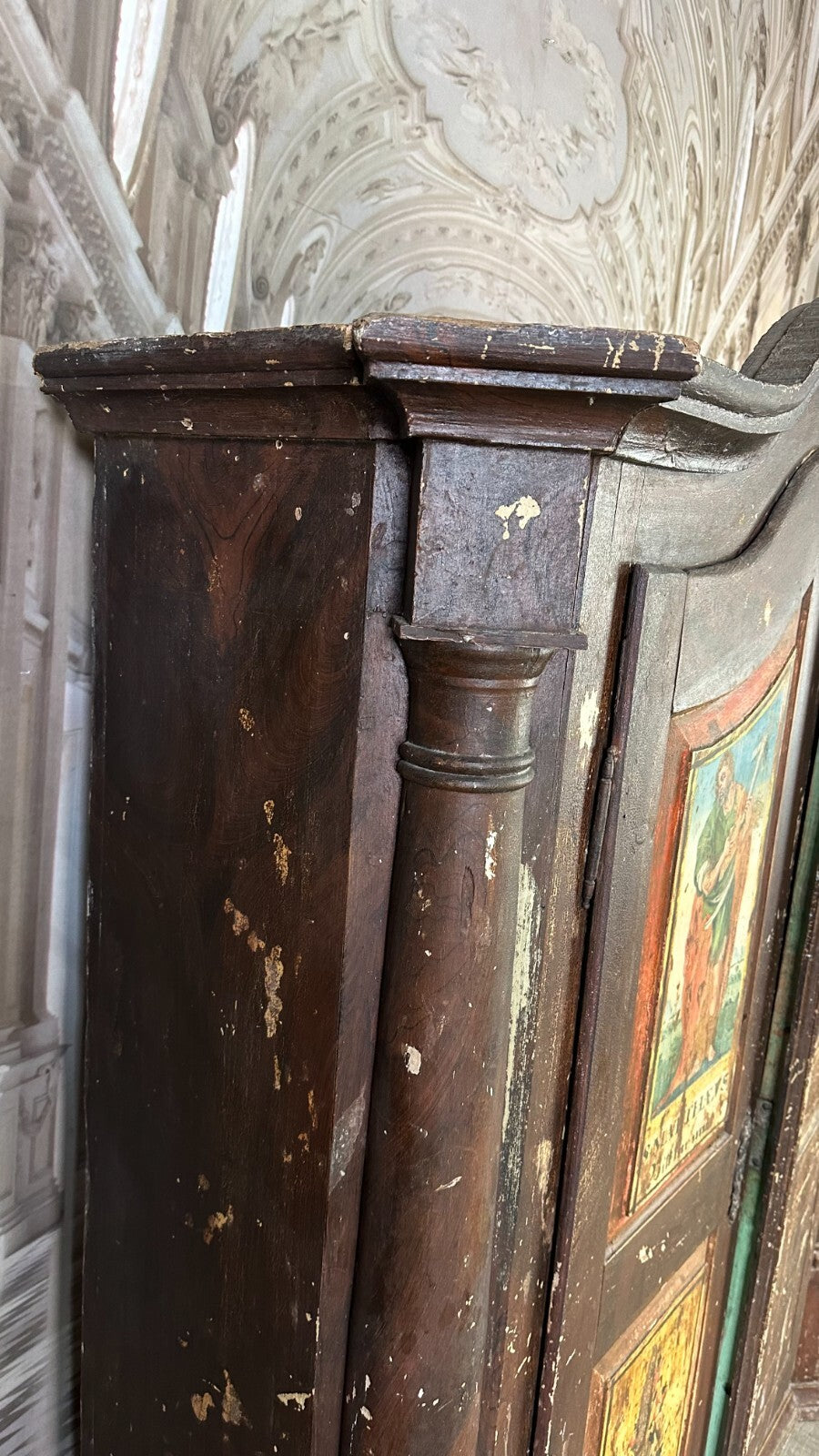 Antiker Barockschrank Bauernschrank Holz massiv Heiligenbilder handbemalt 18 tes