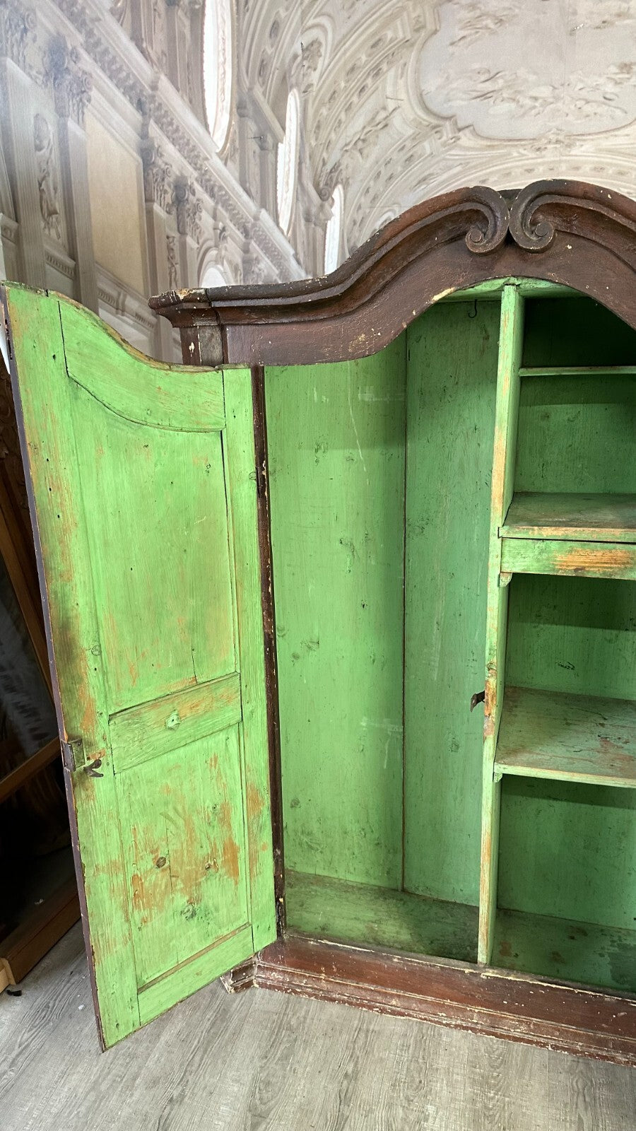 Antiker Barockschrank Bauernschrank Holz massiv Heiligenbilder handbemalt 18 tes