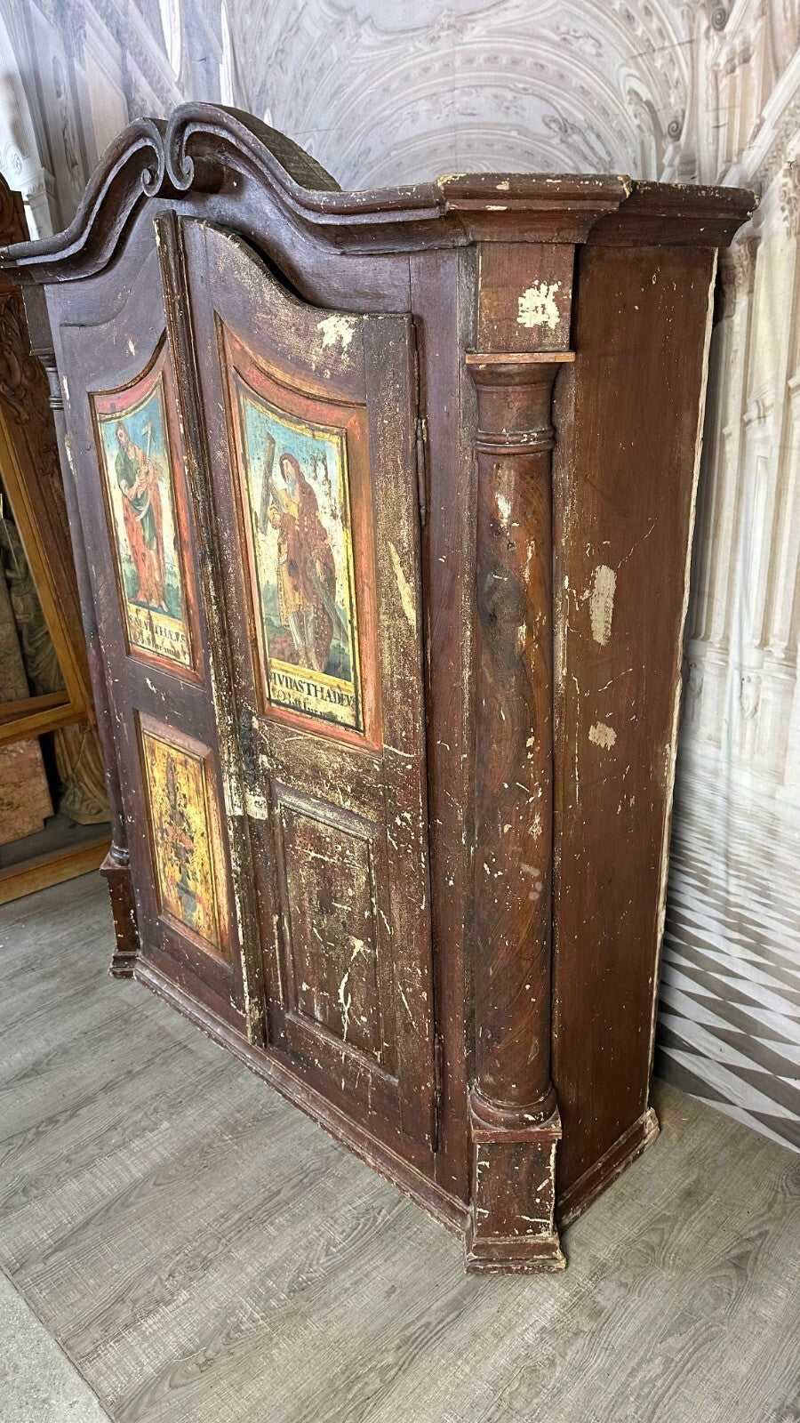Antiker Barockschrank Bauernschrank Holz massiv Heiligenbilder handbemalt 18 tes