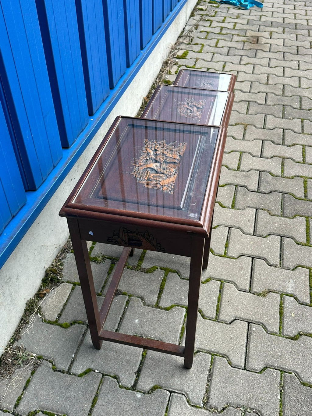 Set Indonesiche Beistelltische aus Holz mit Schnitzereien 3x Tisch