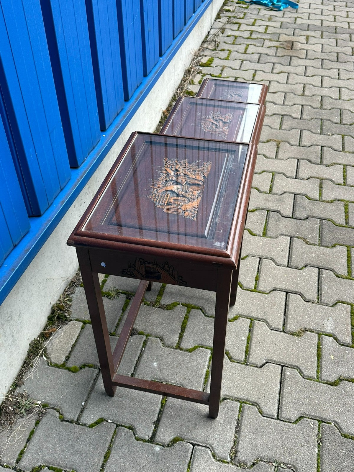 Set Indonesiche Beistelltische aus Holz mit Schnitzereien 3x Tisch