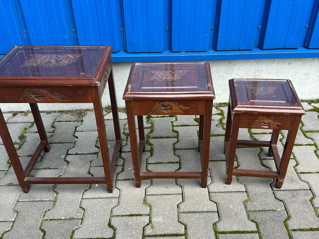 Set Indonesiche Beistelltische aus Holz mit Schnitzereien 3x Tisch