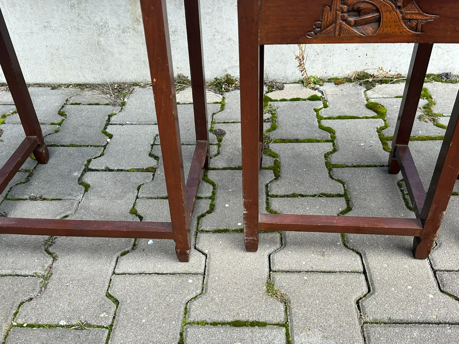 Set Indonesiche Beistelltische aus Holz mit Schnitzereien 3x Tisch