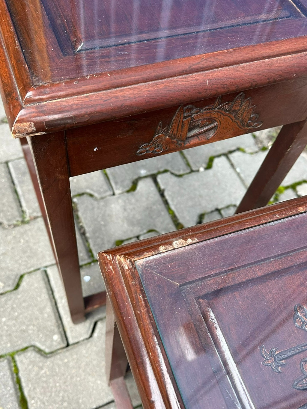 Set Indonesiche Beistelltische aus Holz mit Schnitzereien 3x Tisch