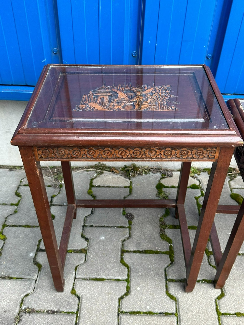 Set Indonesiche Beistelltische aus Holz mit Schnitzereien 3x Tisch