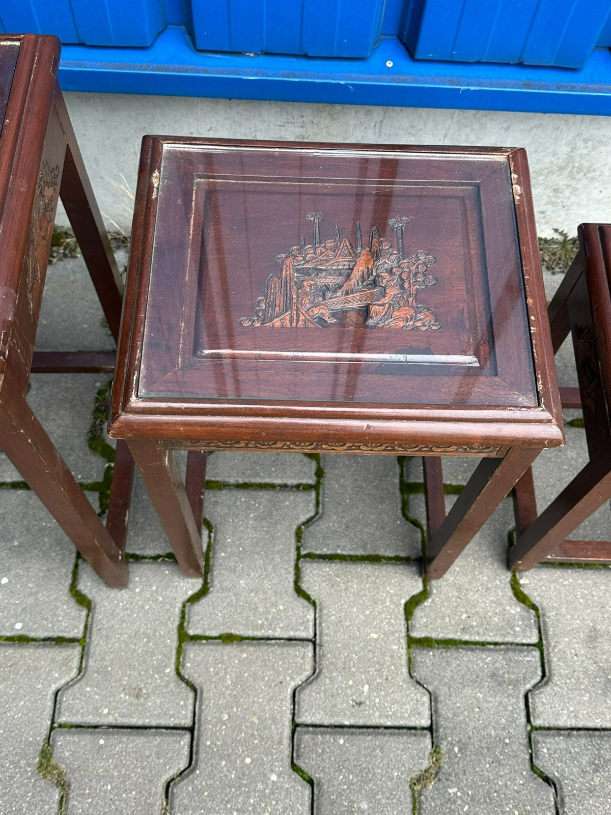 Set Indonesiche Beistelltische aus Holz mit Schnitzereien 3x Tisch