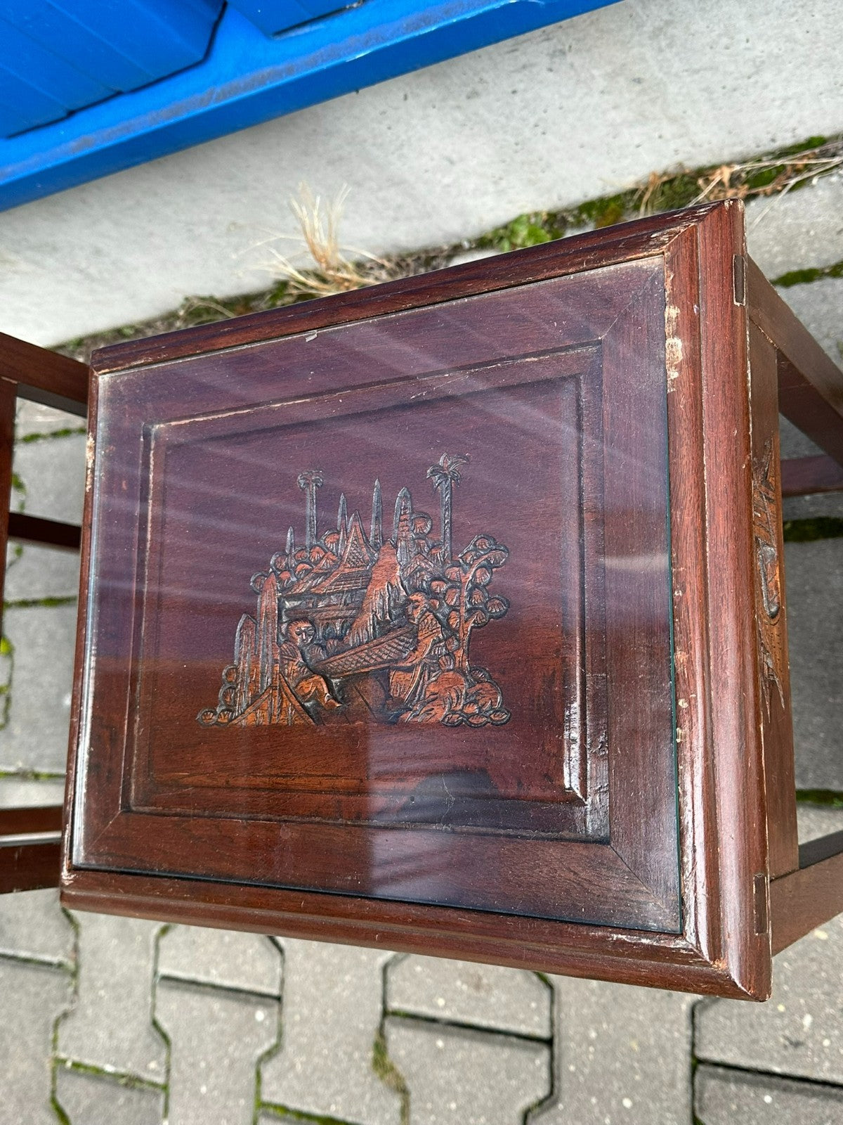 Set Indonesiche Beistelltische aus Holz mit Schnitzereien 3x Tisch