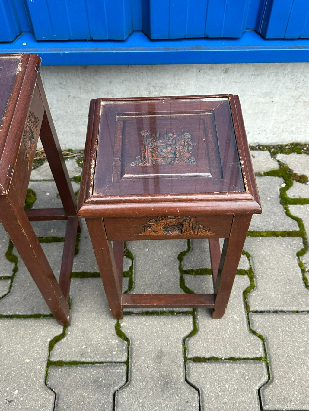 Set Indonesiche Beistelltische aus Holz mit Schnitzereien 3x Tisch
