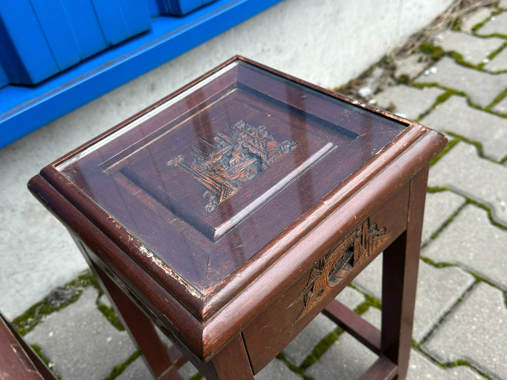 Set Indonesiche Beistelltische aus Holz mit Schnitzereien 3x Tisch