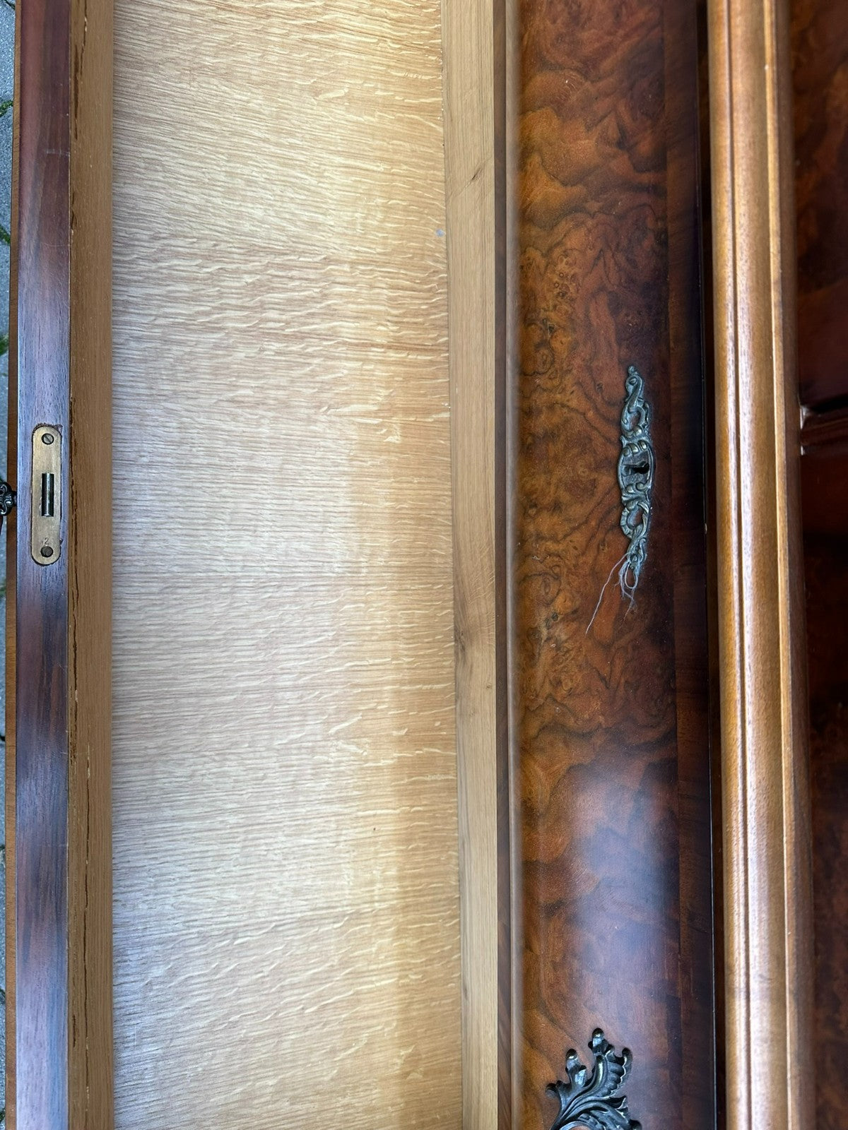 Barock Vitrine Stilmöbel 20 tes Jhdt Wurzelnuss Barockschrank Barockvitrine