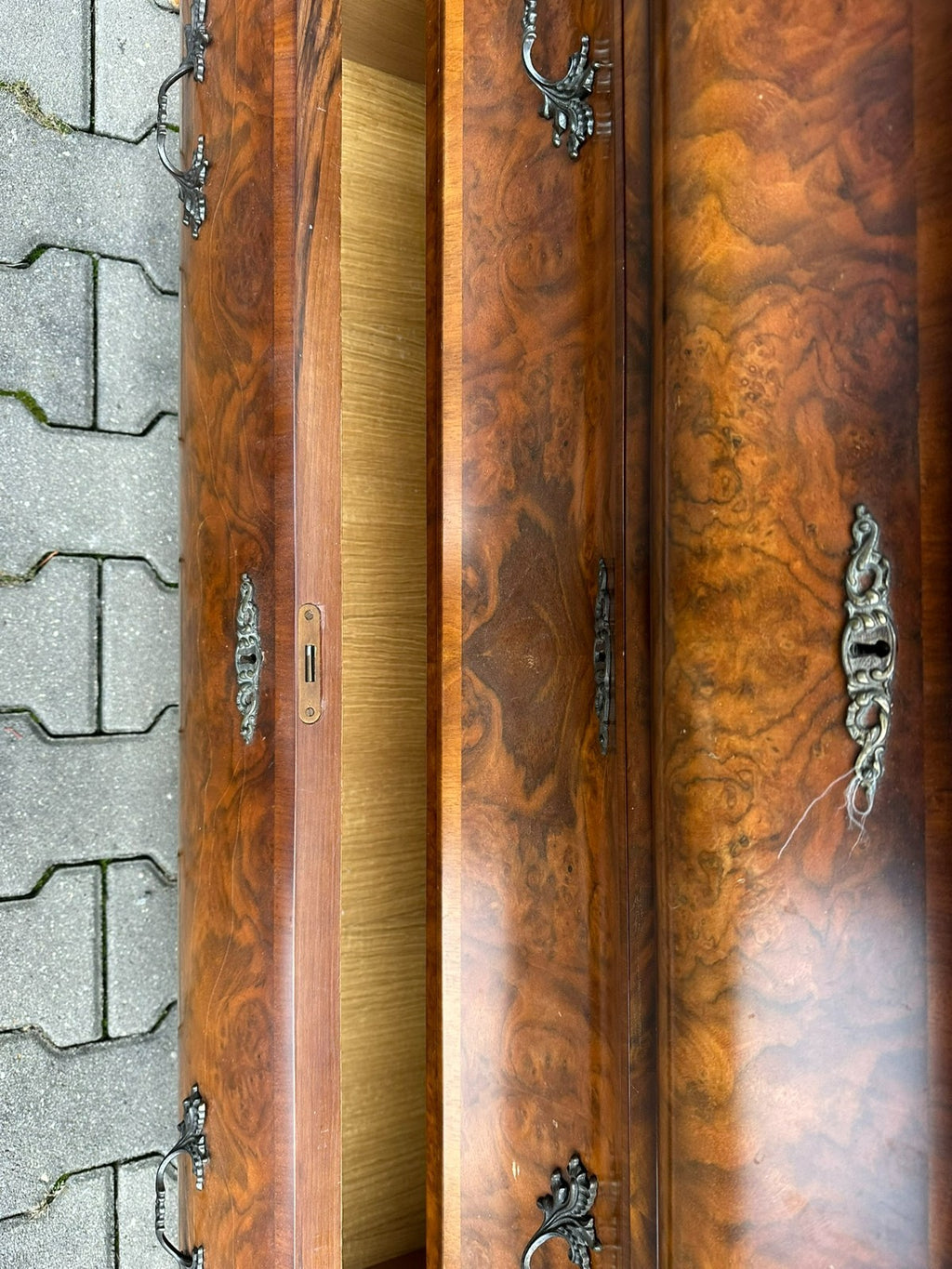 Barock Vitrine Stilmöbel 20 tes Jhdt Wurzelnuss Barockschrank Barockvitrine
