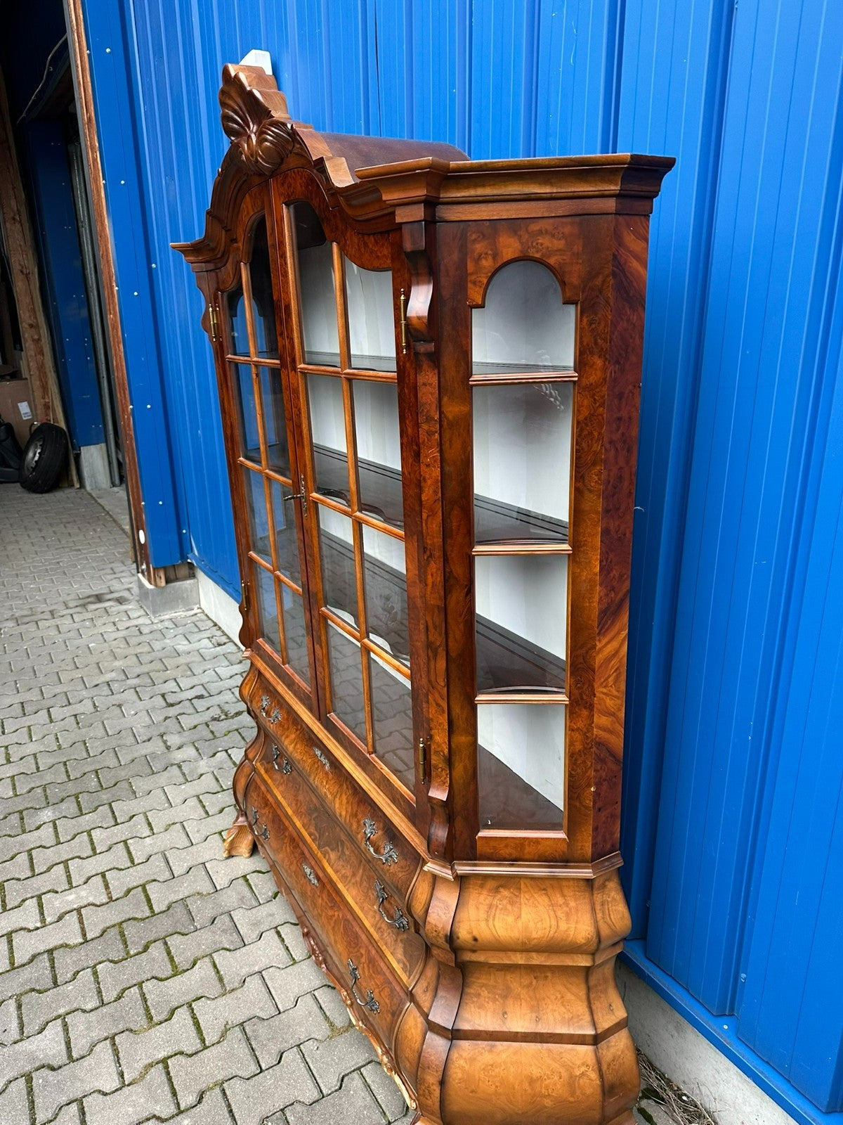 Barock Vitrine Stilmöbel 20 tes Jhdt Wurzelnuss Barockschrank Barockvitrine