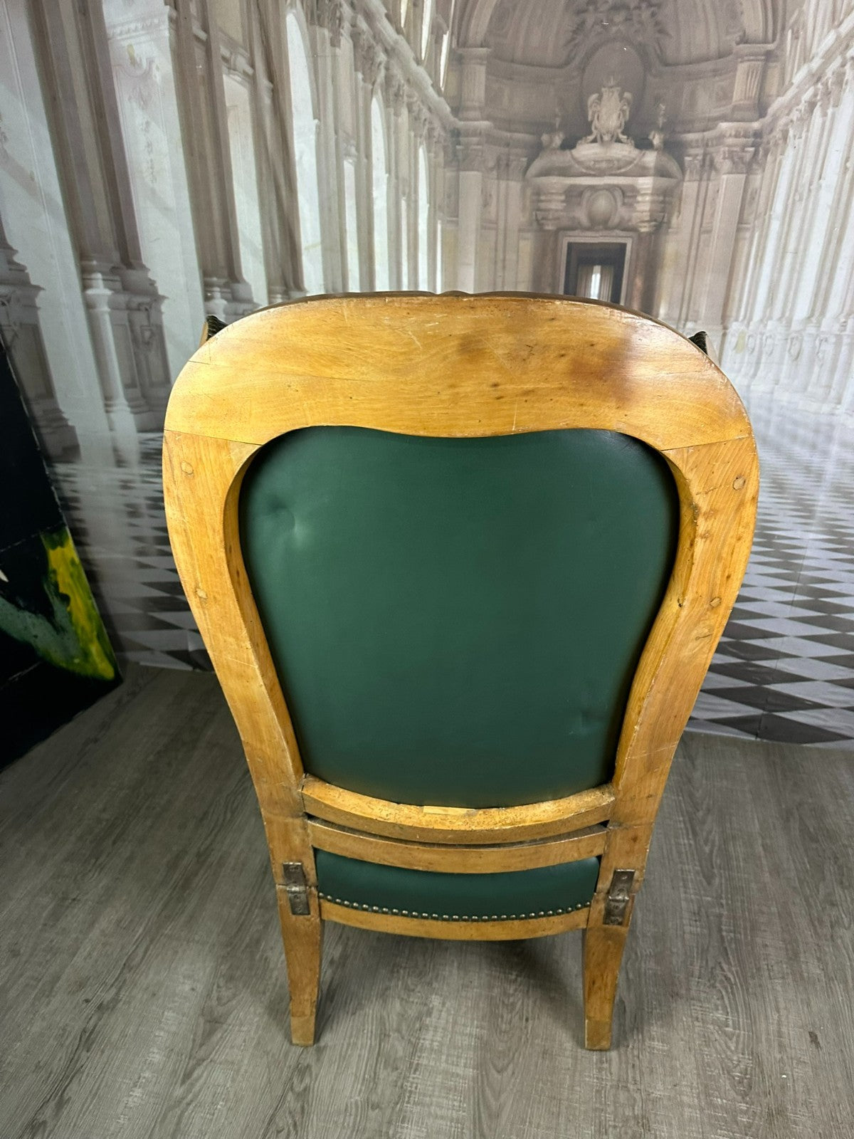 Massiver Barock Sessel um 1780 Nussbaum und Leder Verstellbare Rückenlehne