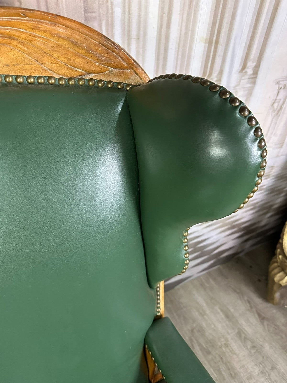 Massiver Barock Sessel um 1780 Nussbaum und Leder Verstellbare Rückenlehne