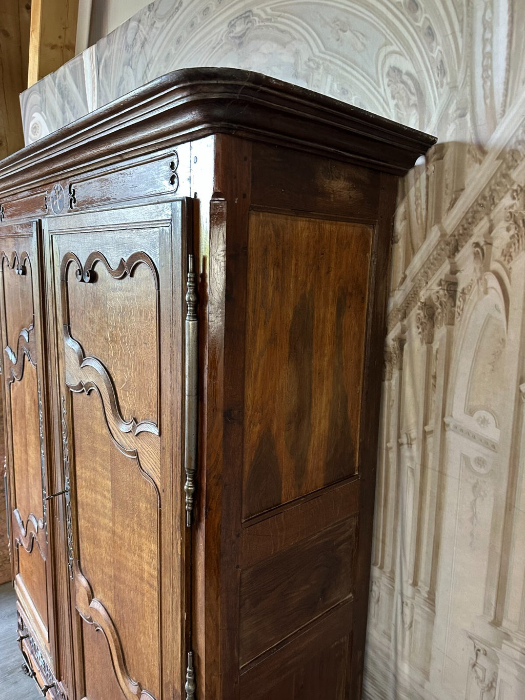 Herrschaftlicher Barockschrank Lothringer Schrank Barock um 1760 Eiche Intarsien