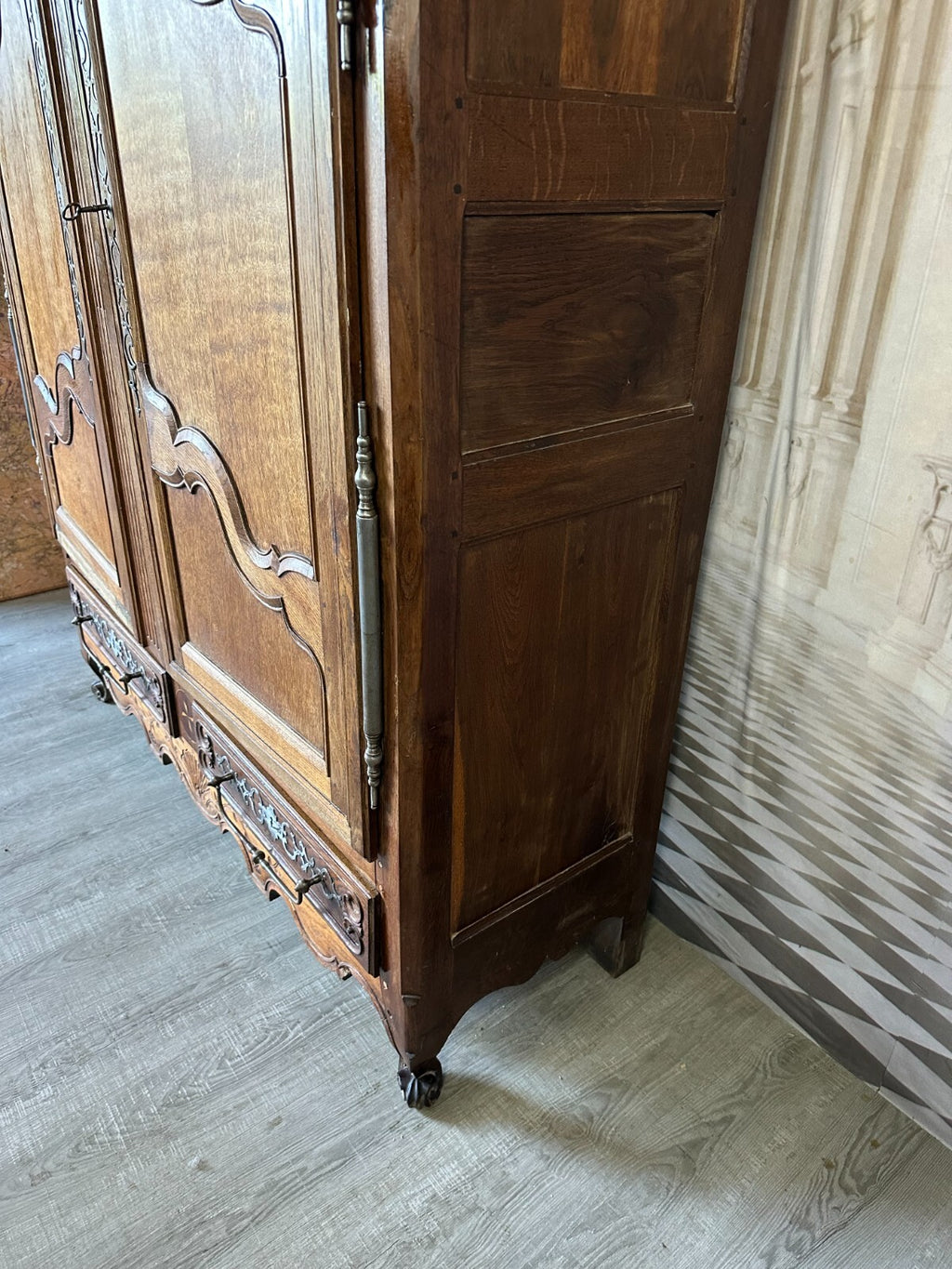 Herrschaftlicher Barockschrank Lothringer Schrank Barock um 1760 Eiche Intarsien