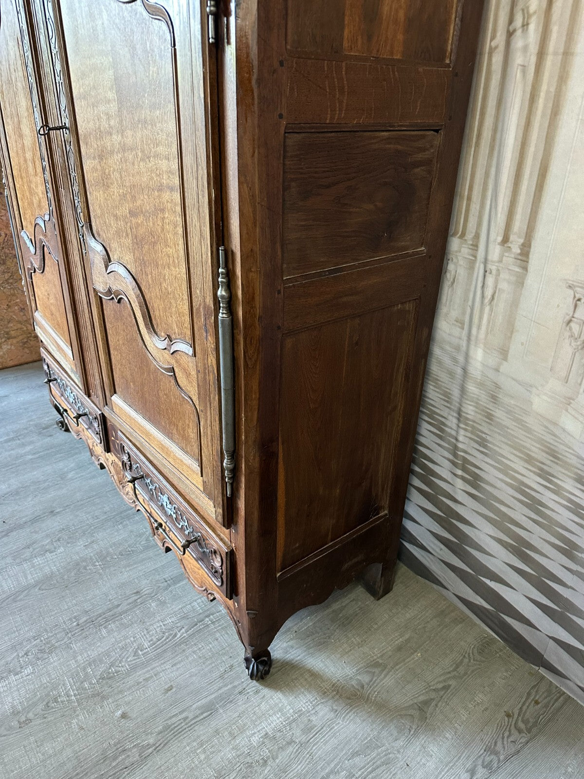 Herrschaftlicher Barockschrank Lothringer Schrank Barock um 1760 Eiche Intarsien