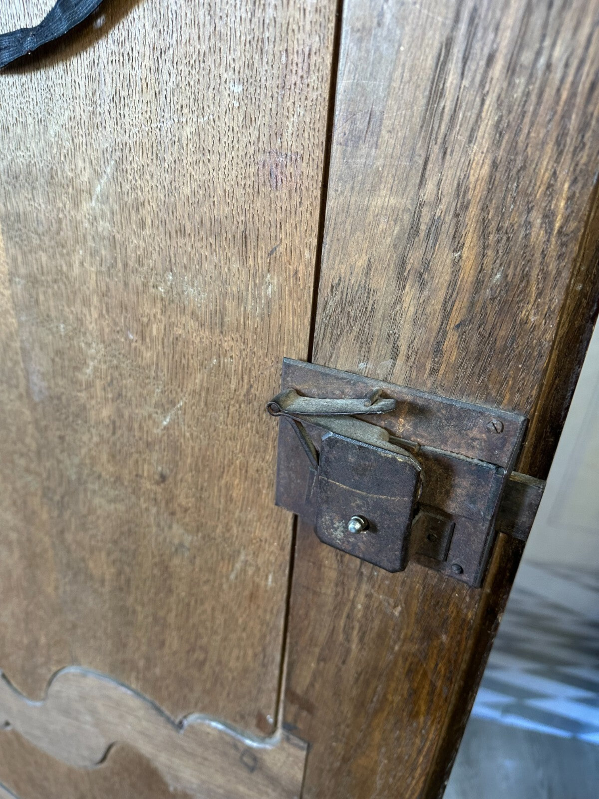 Herrschaftlicher Barockschrank Lothringer Schrank Barock um 1760 Eiche Intarsien