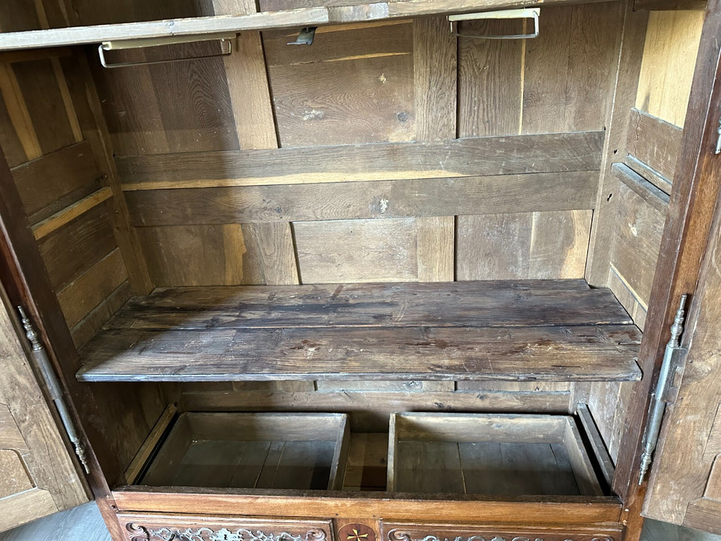 Herrschaftlicher Barockschrank Lothringer Schrank Barock um 1760 Eiche Intarsien