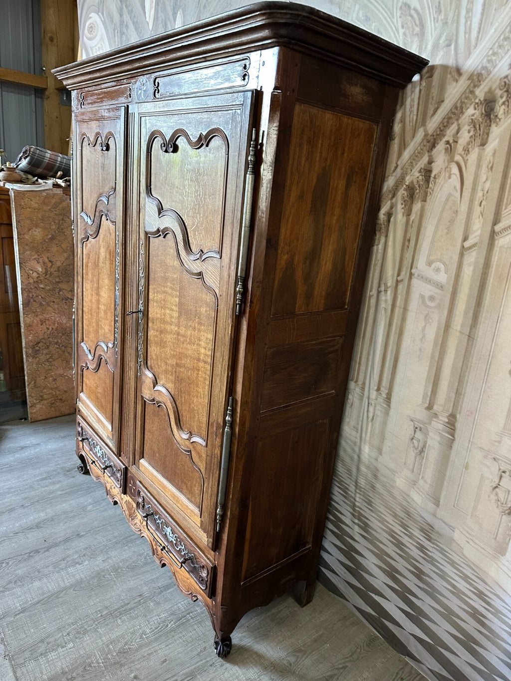 Herrschaftlicher Barockschrank Lothringer Schrank Barock um 1760 Eiche Intarsien