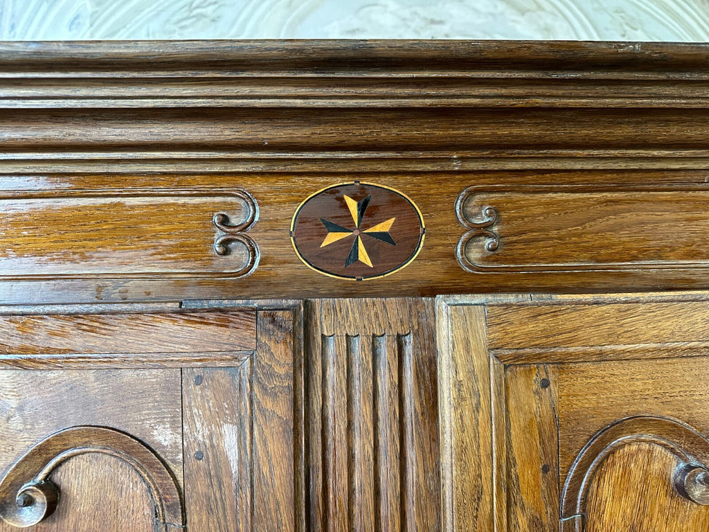 Herrschaftlicher Barockschrank Lothringer Schrank Barock um 1760 Eiche Intarsien