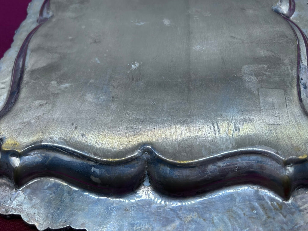 Serviertablett Tablett 49x31cm Metall versilbert Handgravuren