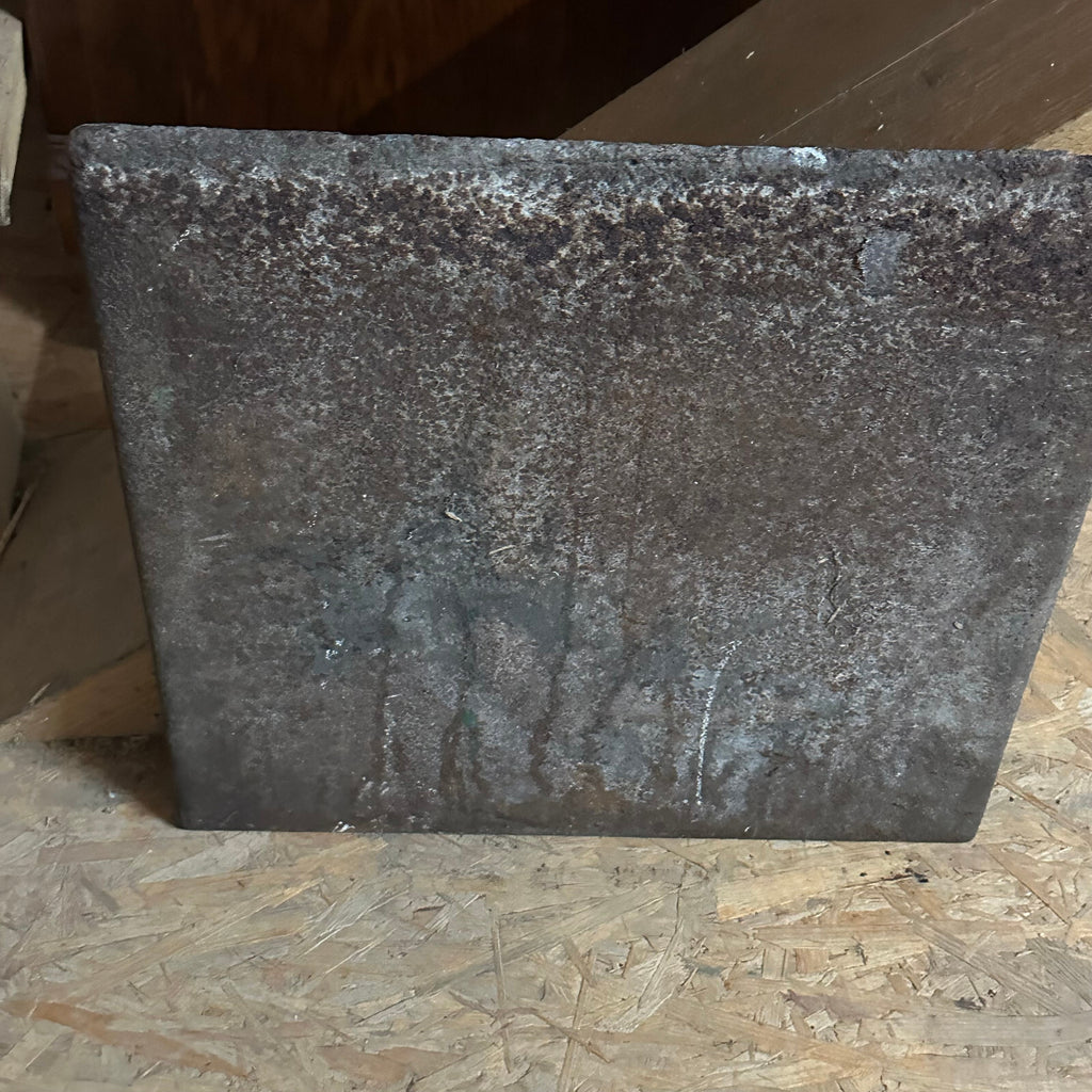 Antike Barock Ofenplatte aus Eisen 17/18 tes Jhdt Amor 47x48cm Amorette