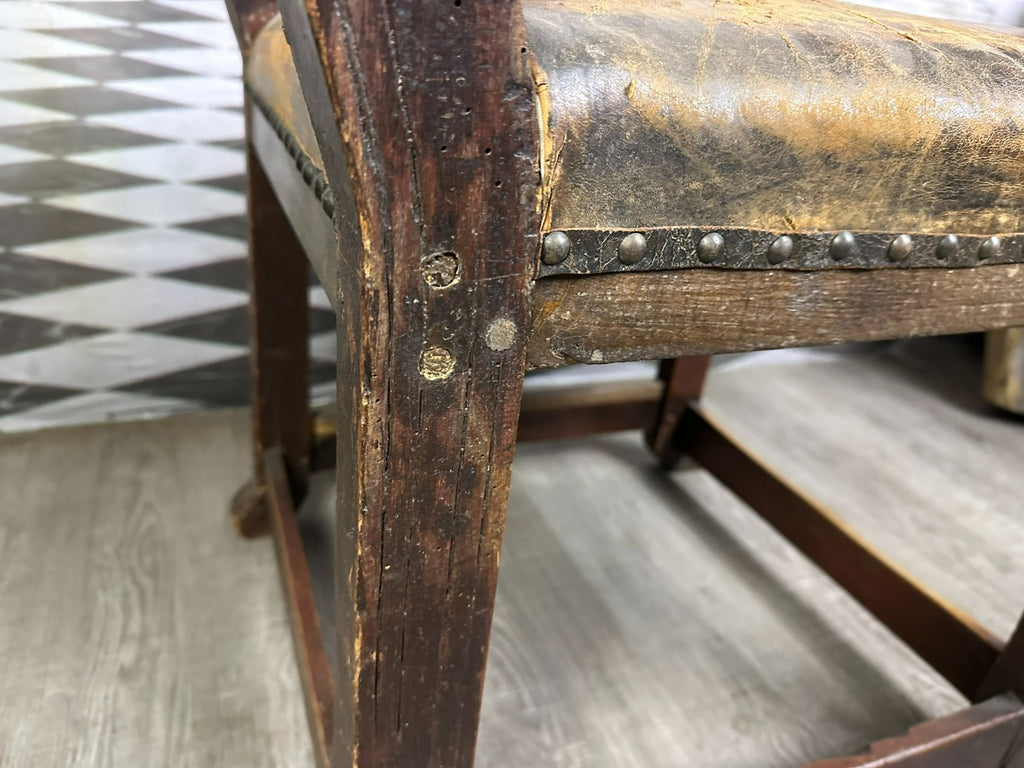 Antiker Barock Sessel Eiche und Leder datiert 1823 Ohrbackensessel