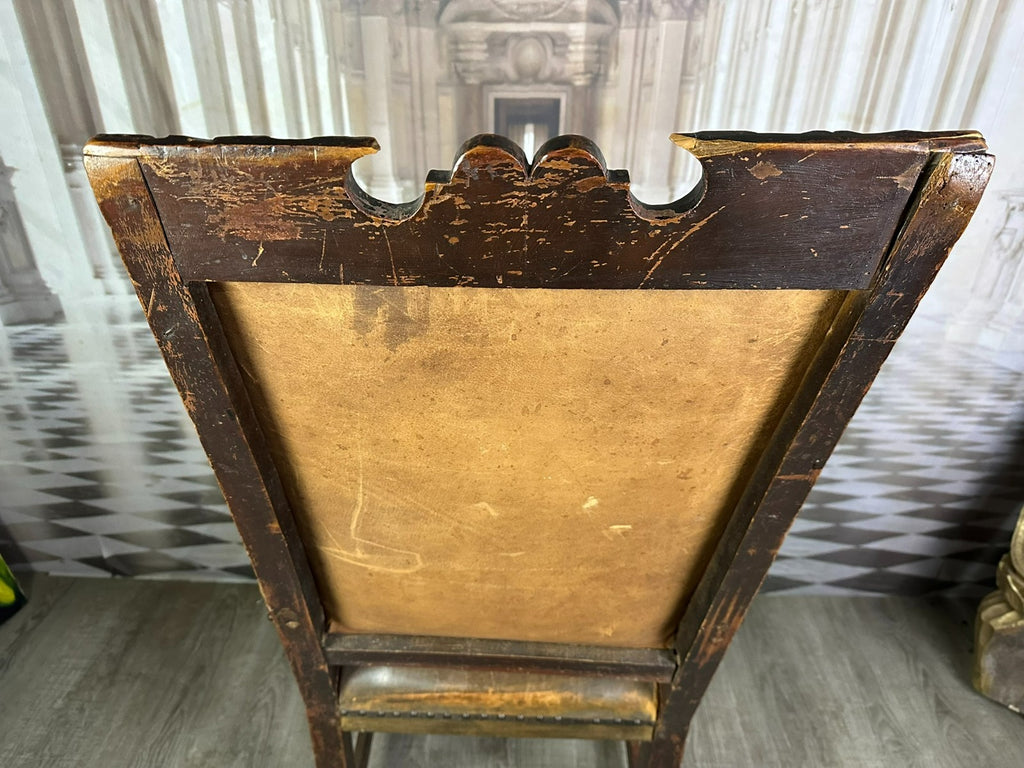 Antiker Barock Sessel Eiche und Leder datiert 1823 Ohrbackensessel