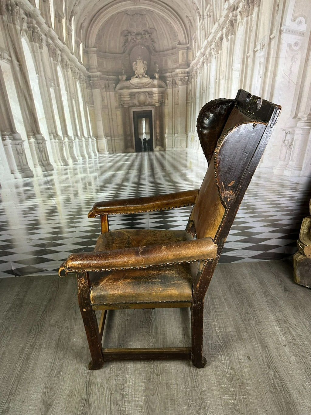 Antiker Barock Sessel Eiche und Leder datiert 1823 Ohrbackensessel