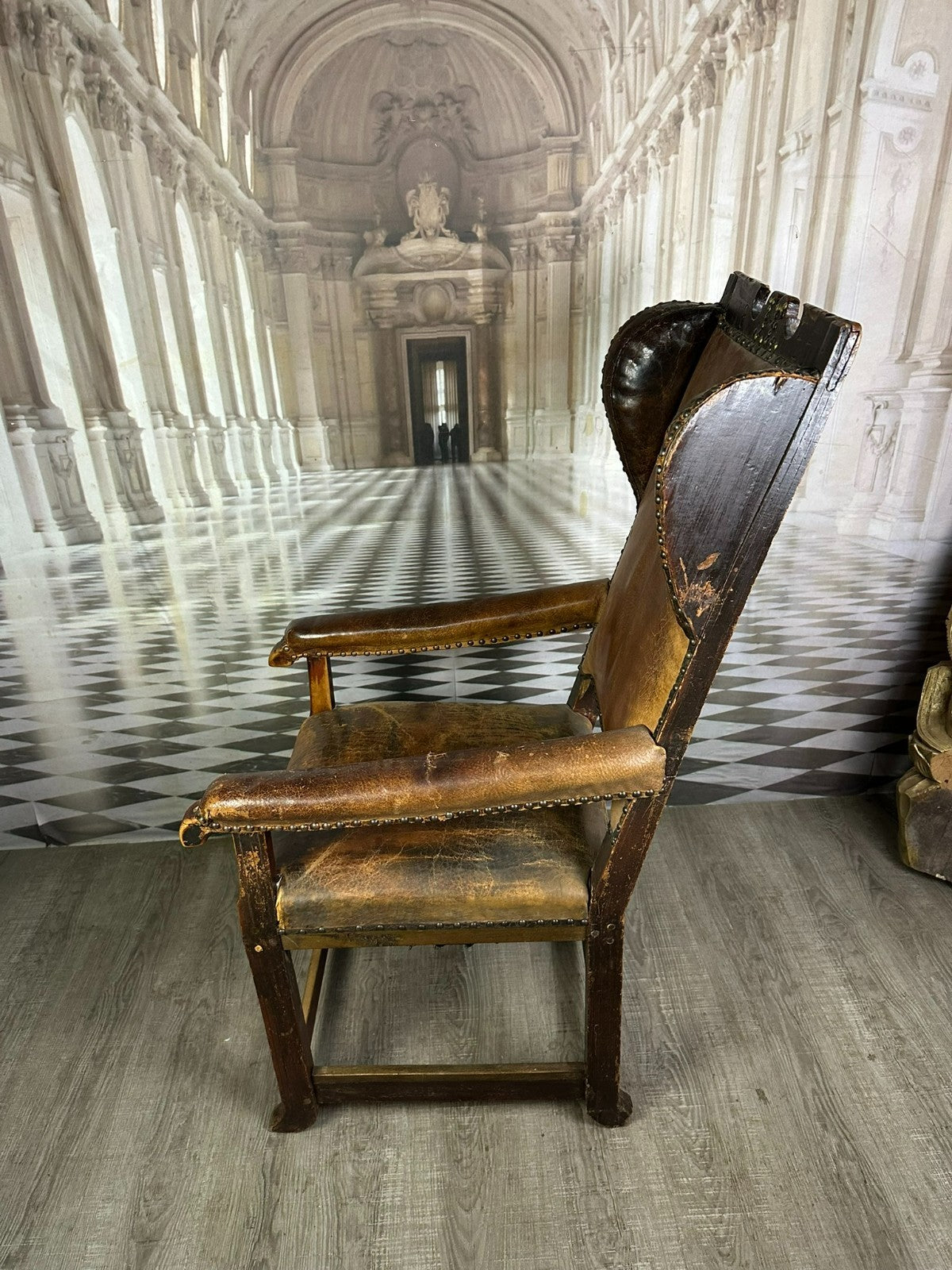 Antiker Barock Sessel Eiche und Leder datiert 1823 Ohrbackensessel