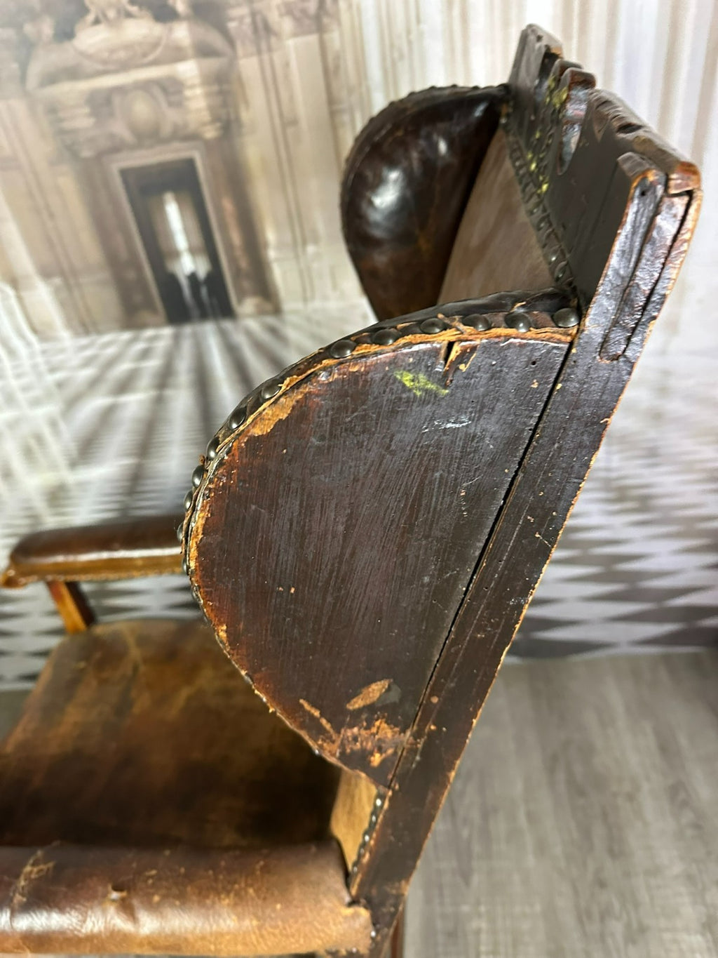Antiker Barock Sessel Eiche und Leder datiert 1823 Ohrbackensessel