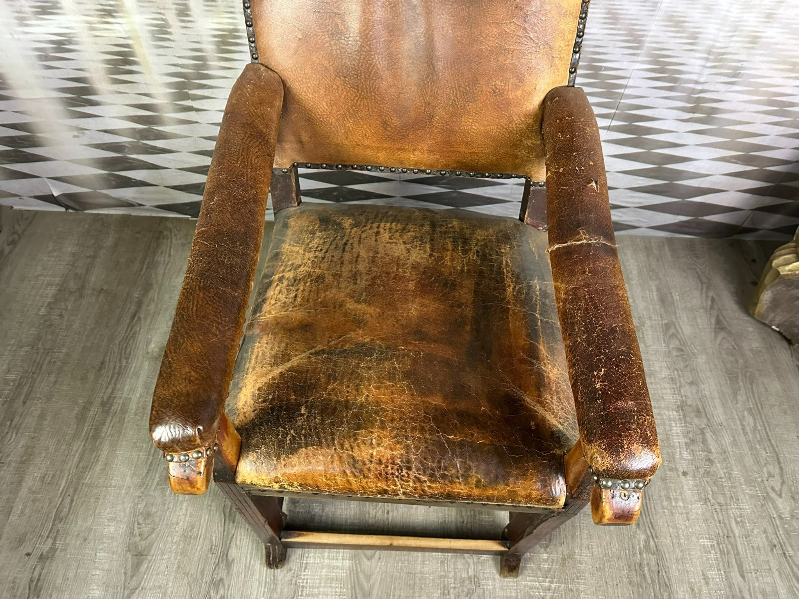 Antiker Barock Sessel Eiche und Leder datiert 1823 Ohrbackensessel