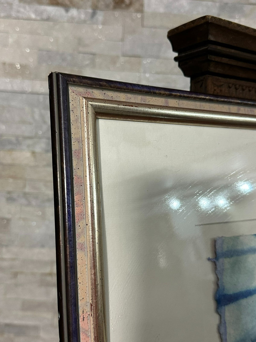 Aquarell auf Büttenpapier, unten rechts signiert und in buntem Rahmen gerahmt
