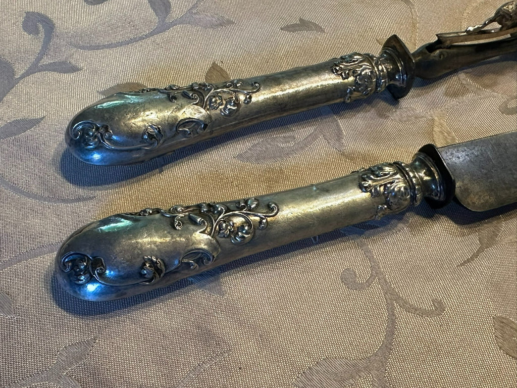 Antikes Vorlegebesteck Messer und Gabel mit Hirsch Griffe aus Silber