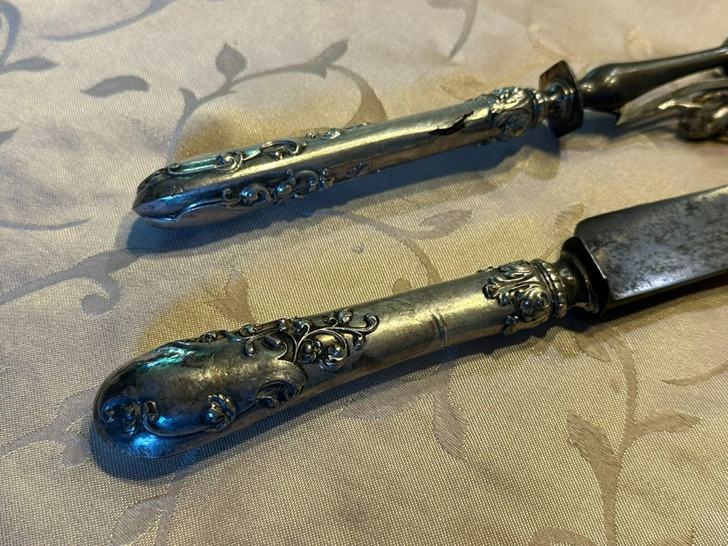 Antikes Vorlegebesteck Messer und Gabel mit Hirsch Griffe aus Silber