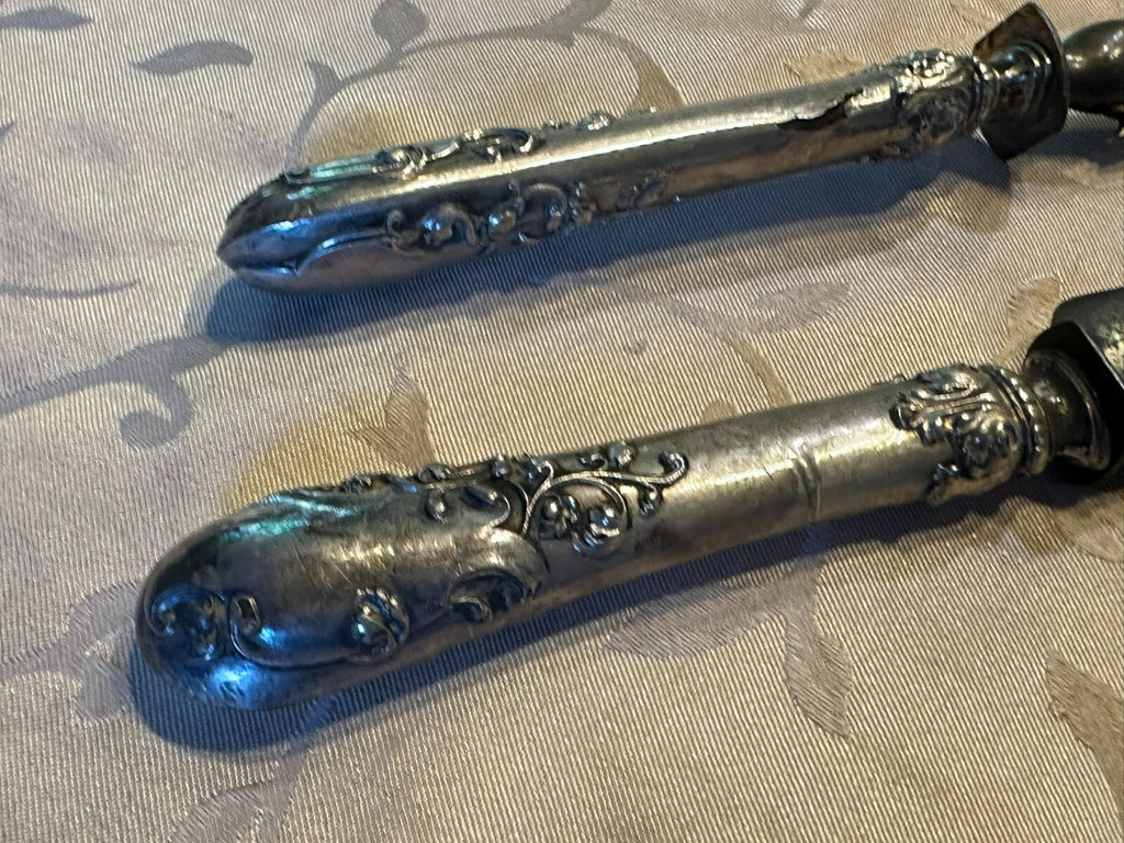Antikes Vorlegebesteck Messer und Gabel mit Hirsch Griffe aus Silber