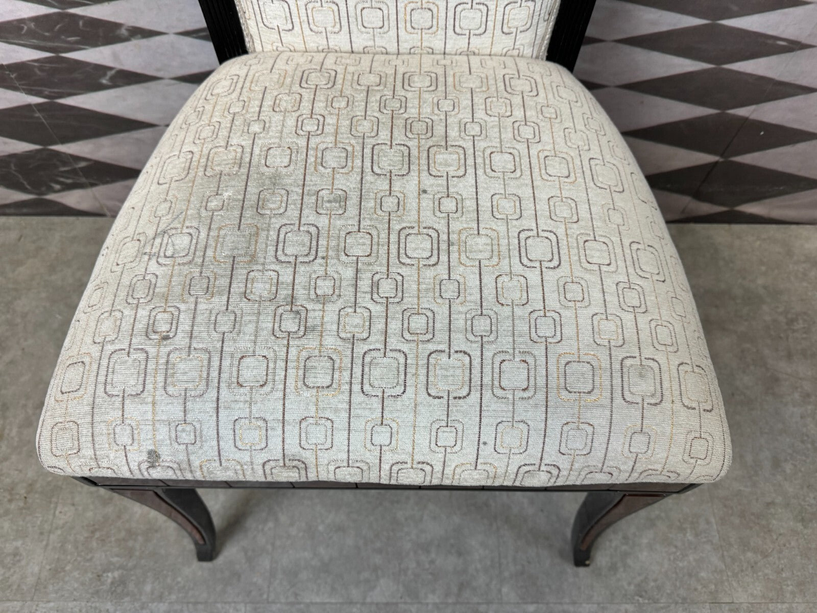 Roberto Ventura Designer Stuhl Holz Textil und Acryl