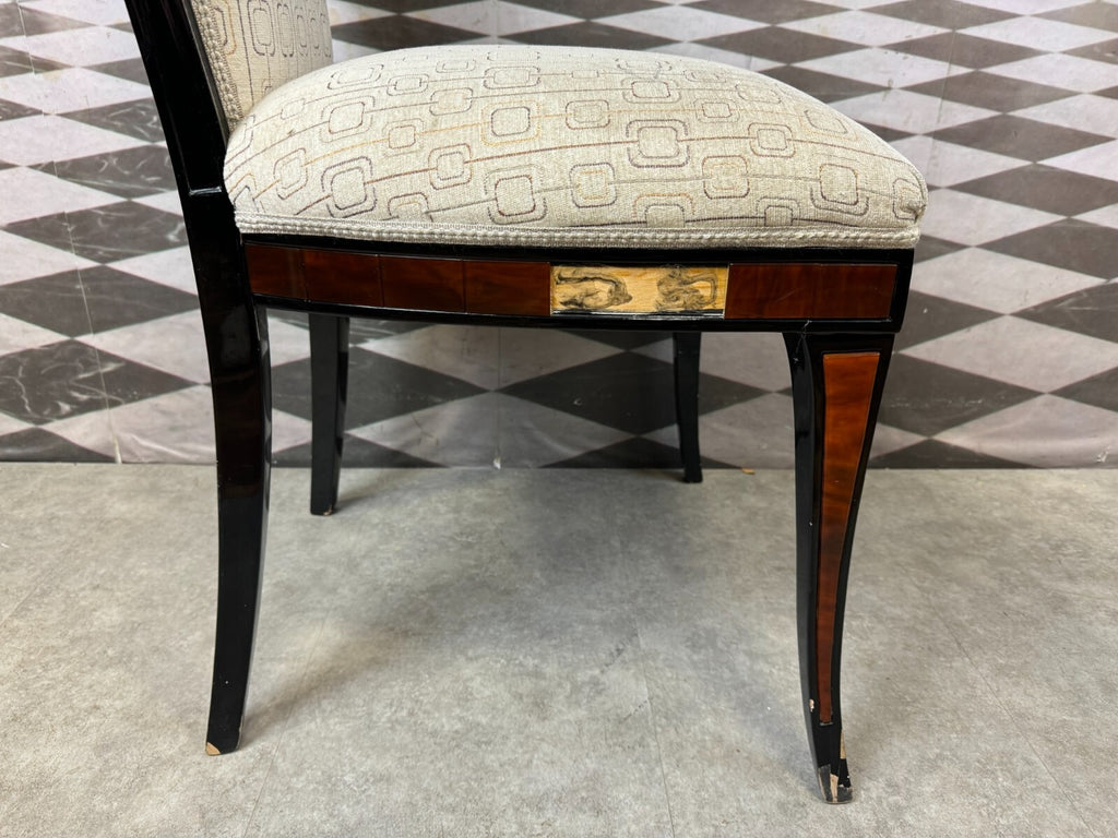 Roberto Ventura Designer Stuhl Holz Textil und Acryl