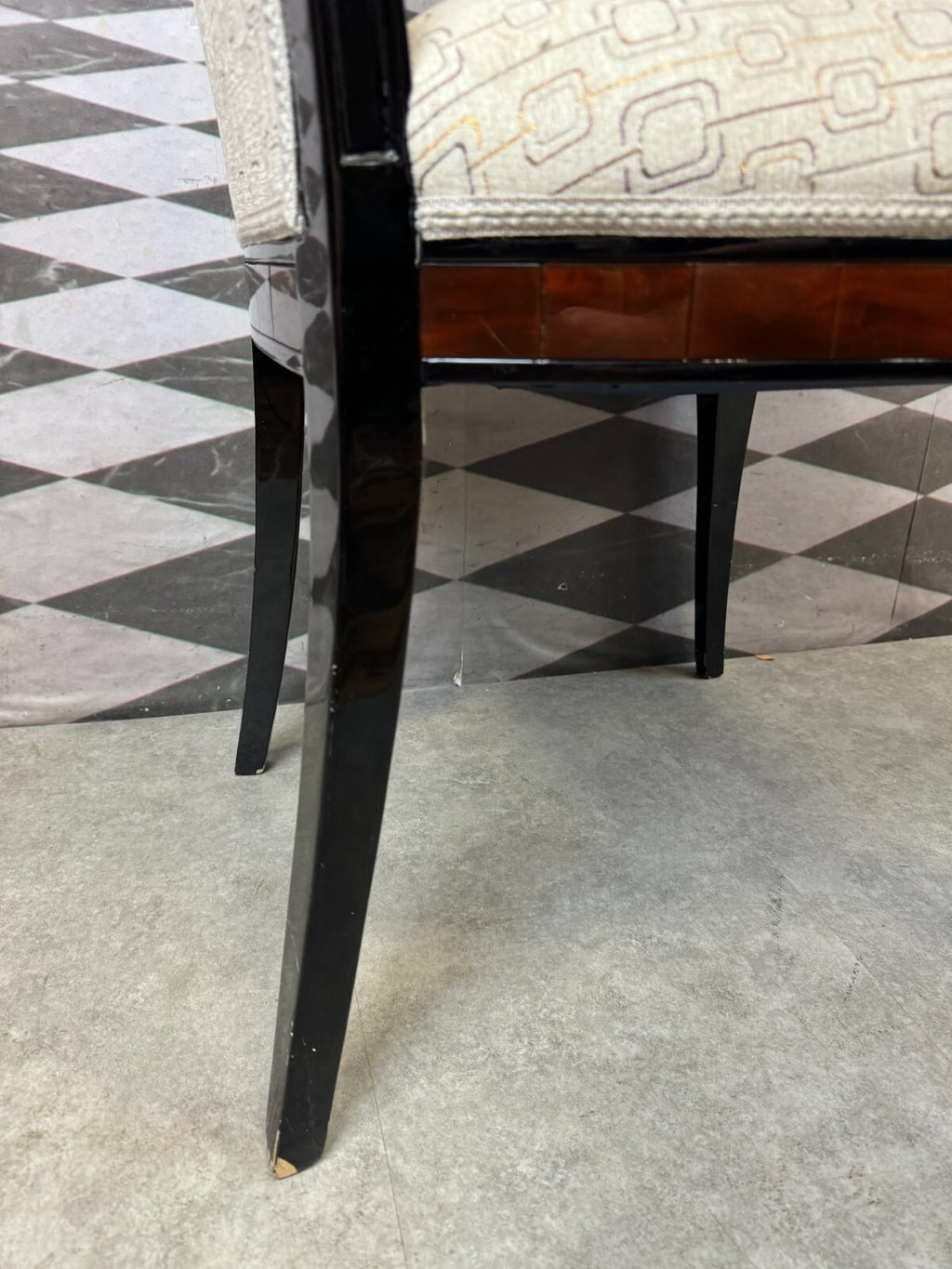 Roberto Ventura Designer Stuhl Holz Textil und Acryl