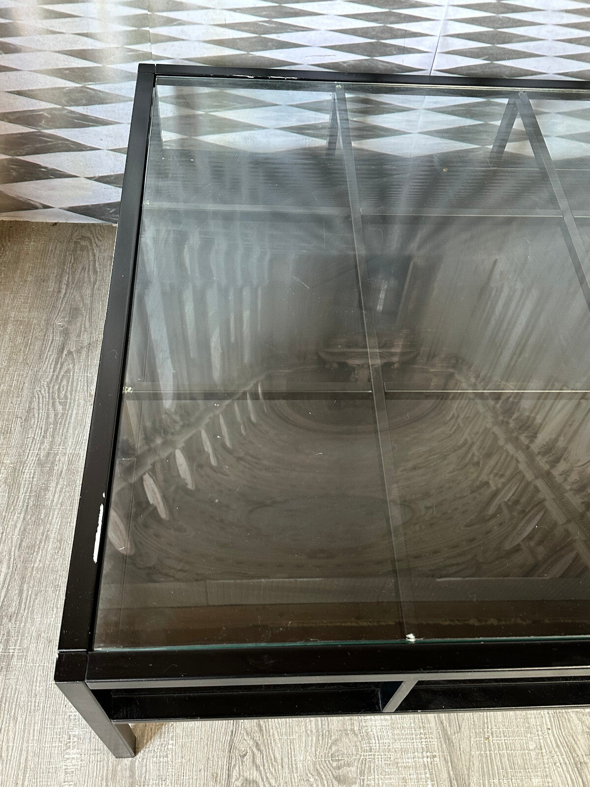 Sehr grosser Vintage Beistelltisch mit Glasplatte 100x100cm