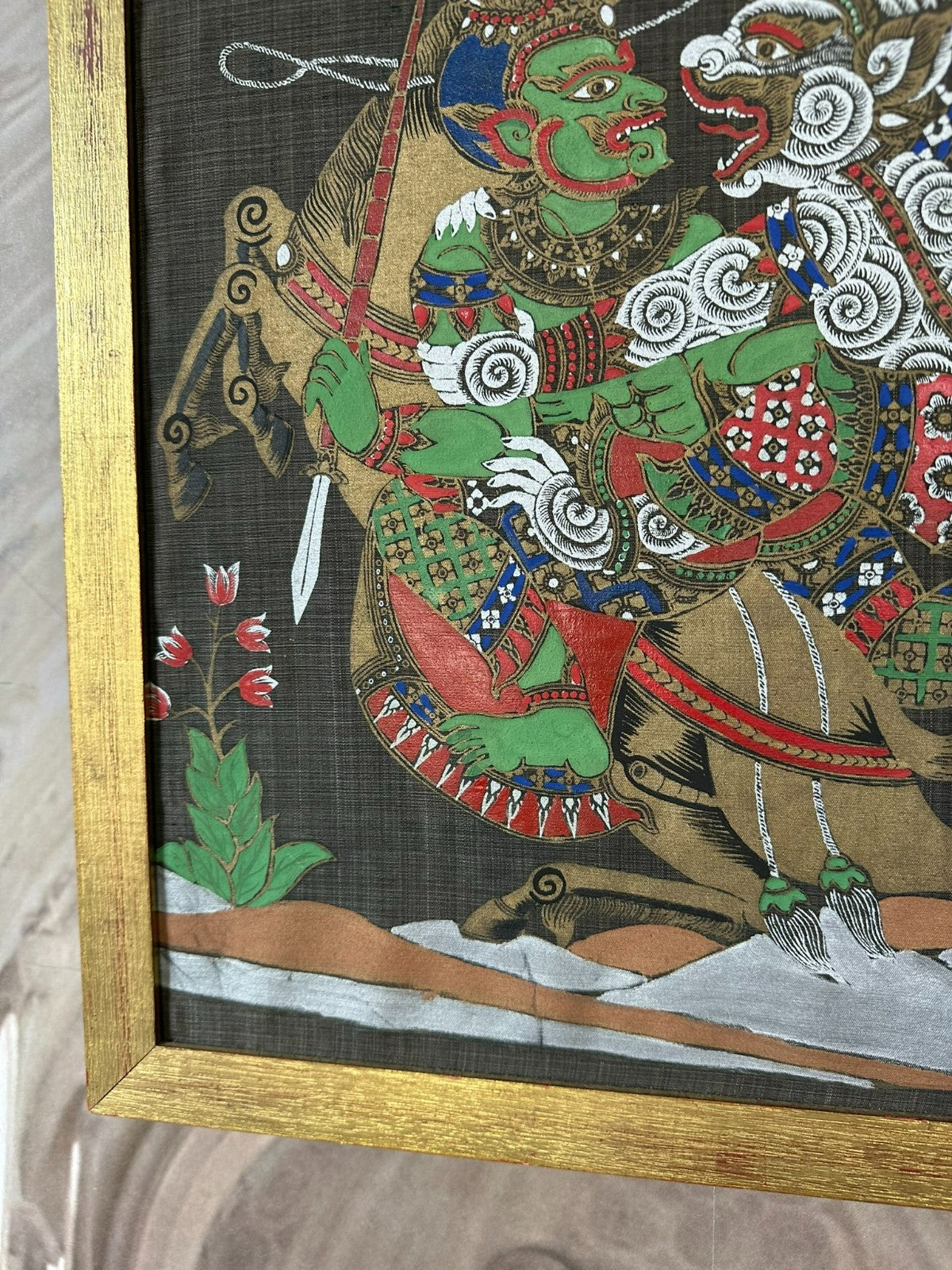 Indonesische Malerei auf Stoff sehr gut gerahmt Fabelwesen Gottheit