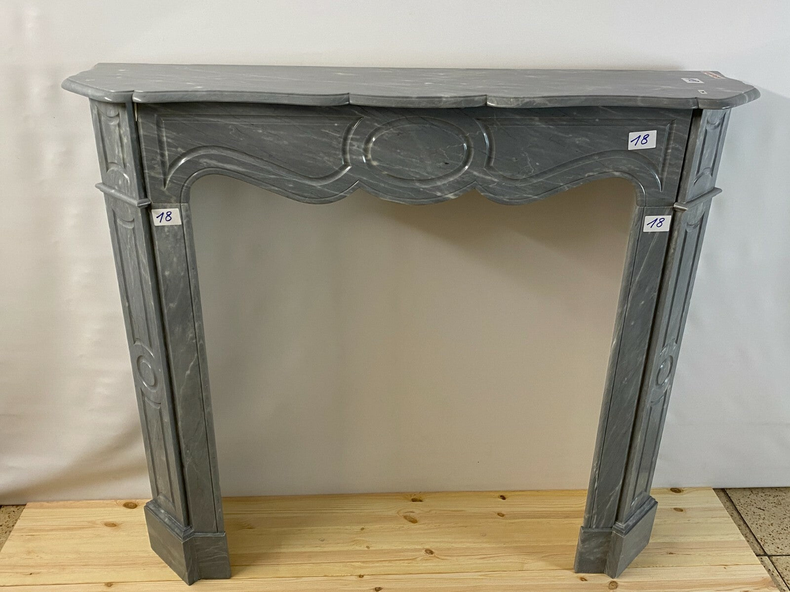 ANTIKE KAMINUMRANDUNG MARMOR KAMIN UM 1910 JUGENDSTIL GRAU WEISSE ADERN