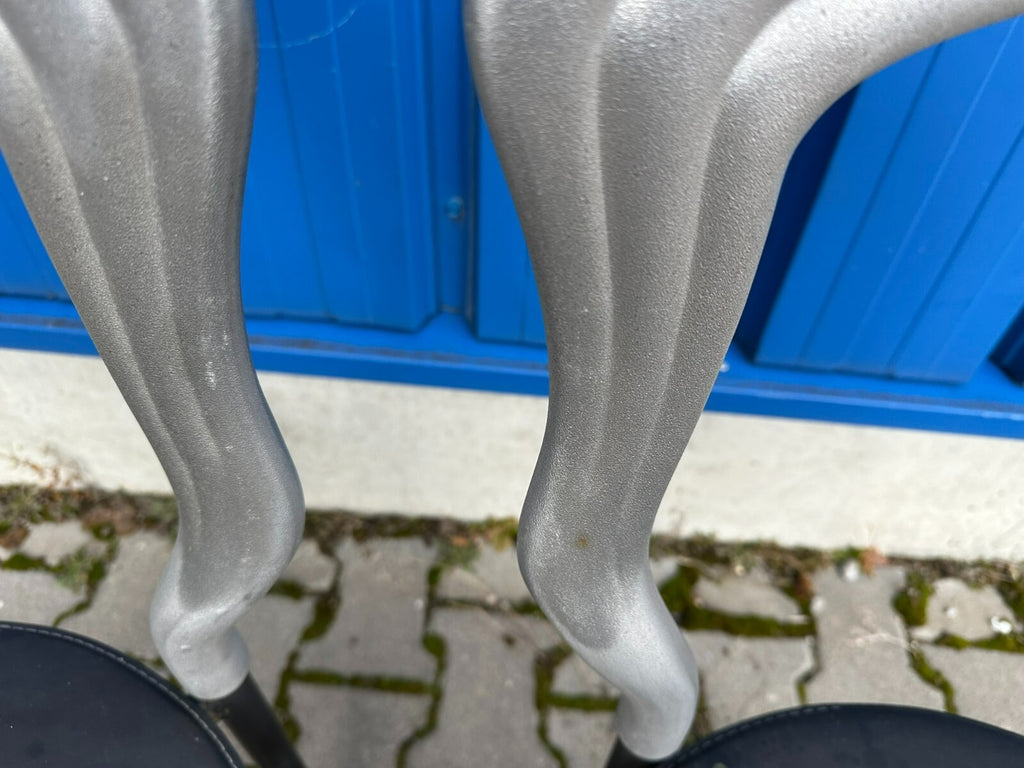 Paar Vintage Stühle Rückenlehne aus Metall Sitzfläche Leder