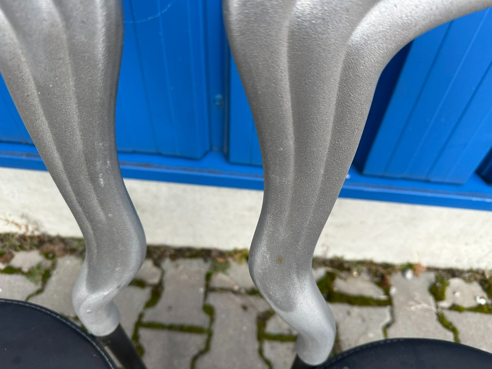 Paar Vintage Stühle Rückenlehne aus Metall Sitzfläche Leder