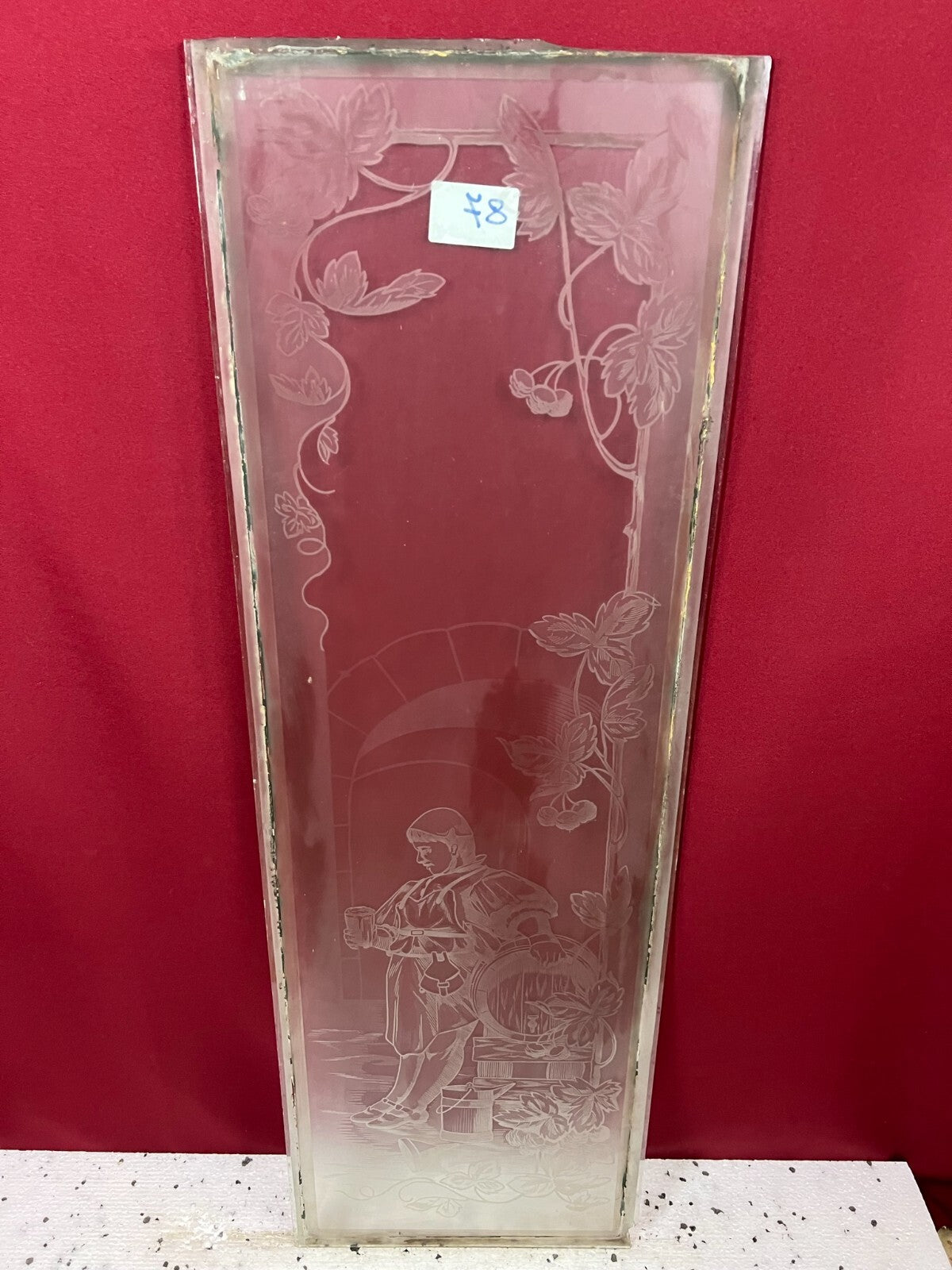Antike Glasscheibe Jugendstil original um 1910 Person mit Krug 34x103,9cm