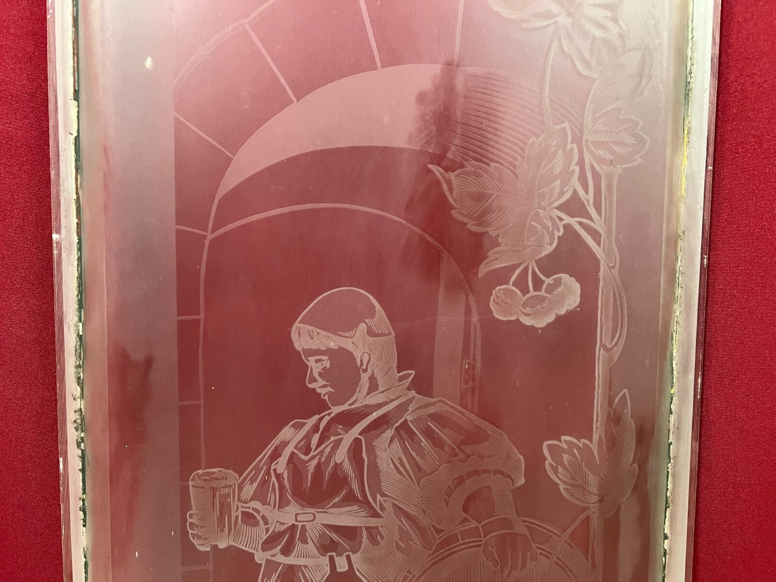 Antike Glasscheibe Jugendstil original um 1910 Person mit Krug 34x103,9cm